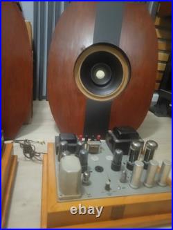 Vintage Magnavox Tube Amplifier Mono Block and Speakers. All working good